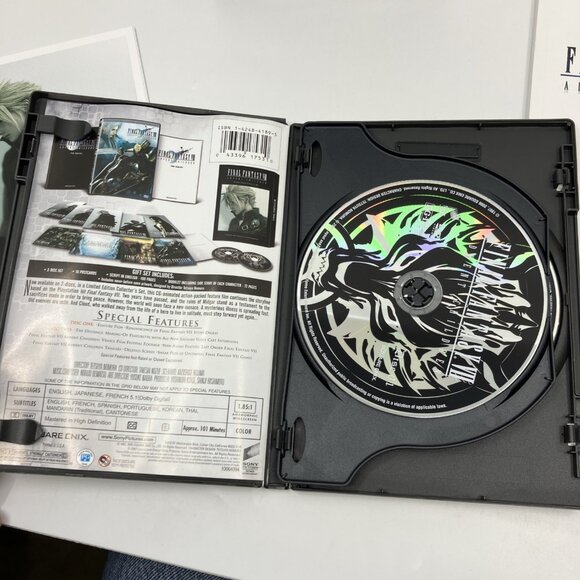 Final Fantasy VII Advent Children Limited Edition Collector's Set 2 DVD - Picture 7 of 11